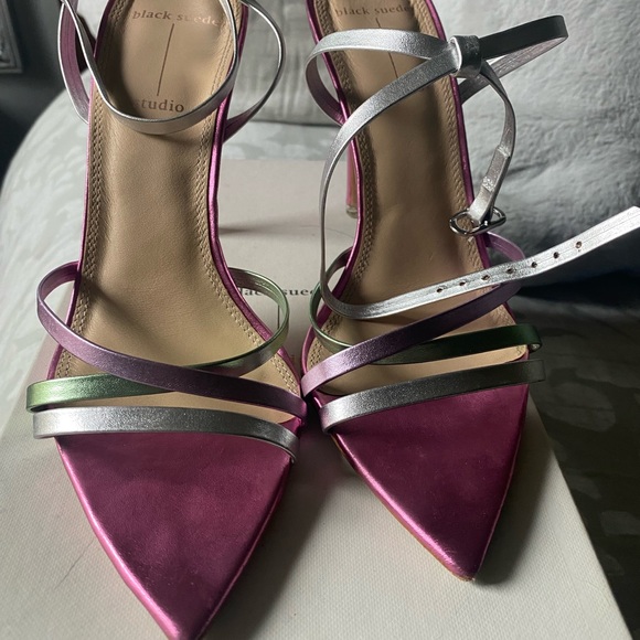 NWT Black Suede Studio Kris Ankle Strap Heels Size 38/7.5-8 - Picture 3 of 6